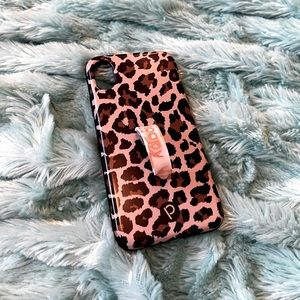 Leopard Loopy case for iPhone X.